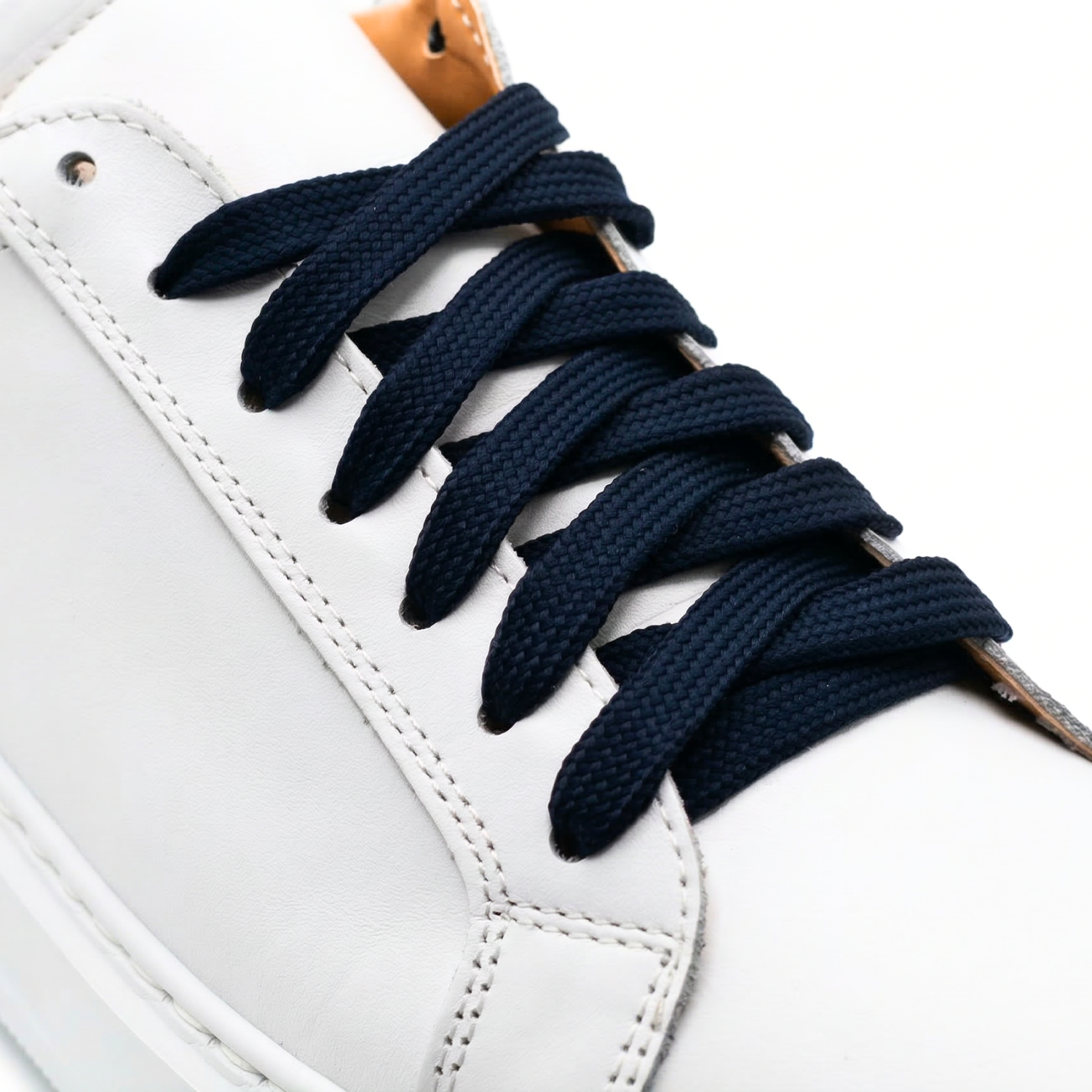 Zapatillas Airon para hombre en piel con suela blanca