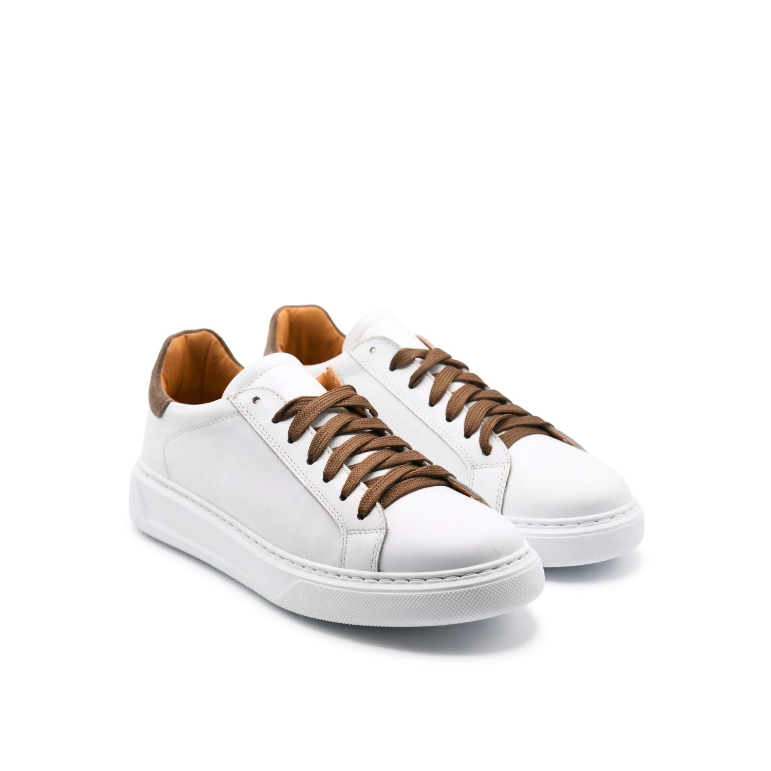 Zapatillas Airon para hombre en piel con suela blanca