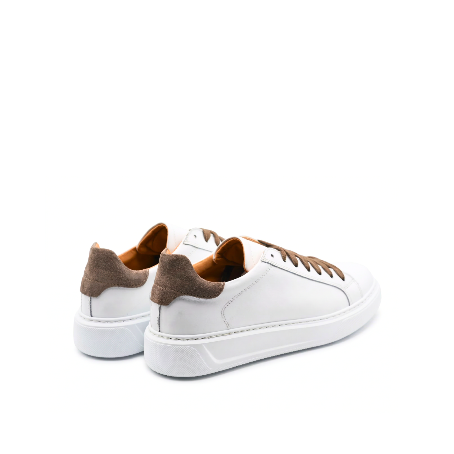 Zapatillas Airon para hombre en piel con suela blanca
